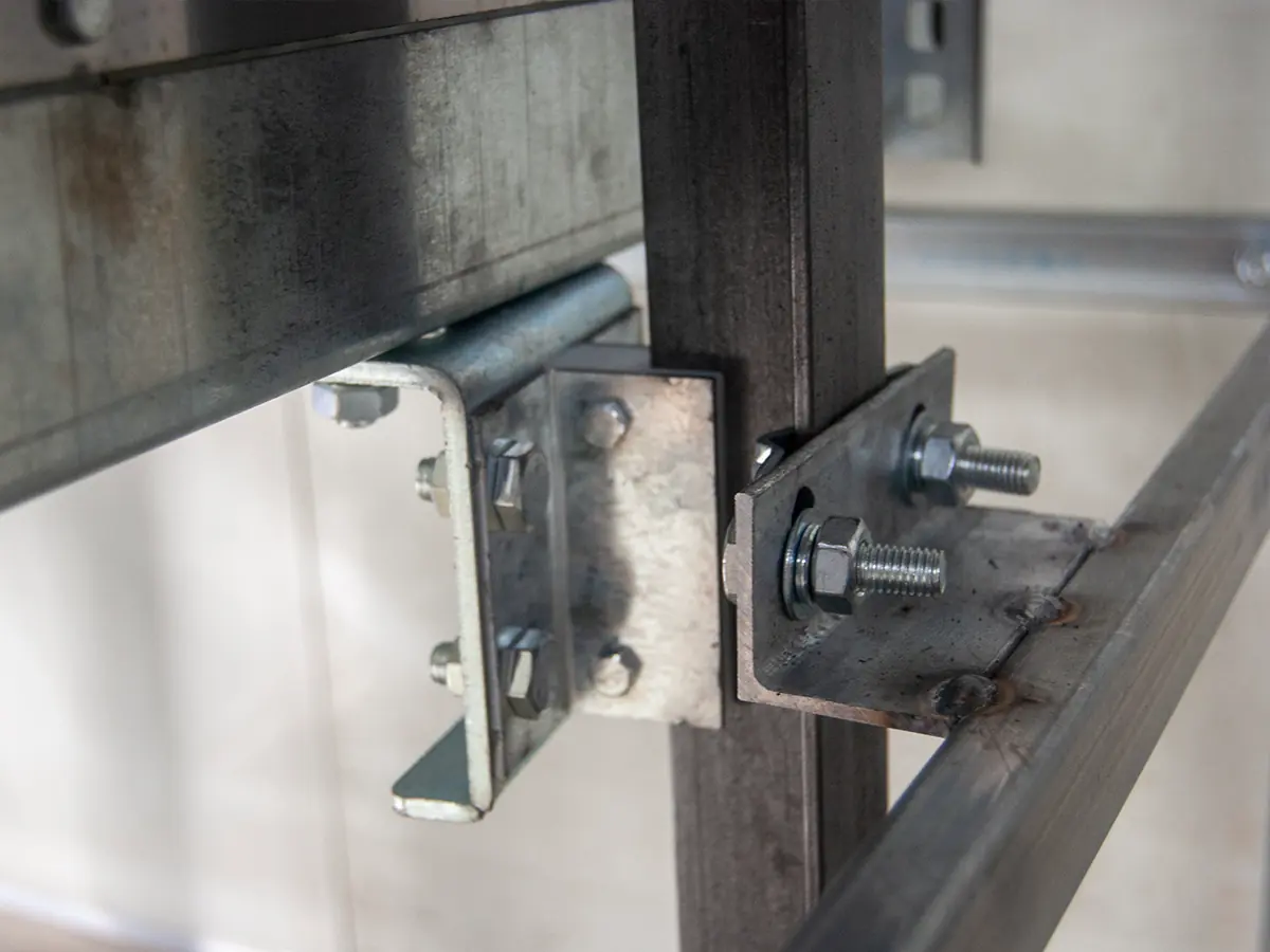 Hydraulic dumbwaiter drive system used in heavy-duty hotel and commercial service lifts